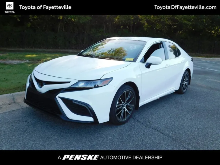 2024 Toyota Camry SE photo 1