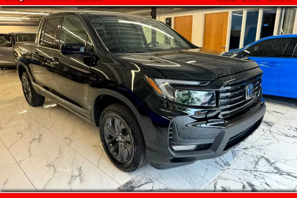 2023 Honda Ridgeline Sport photo 1