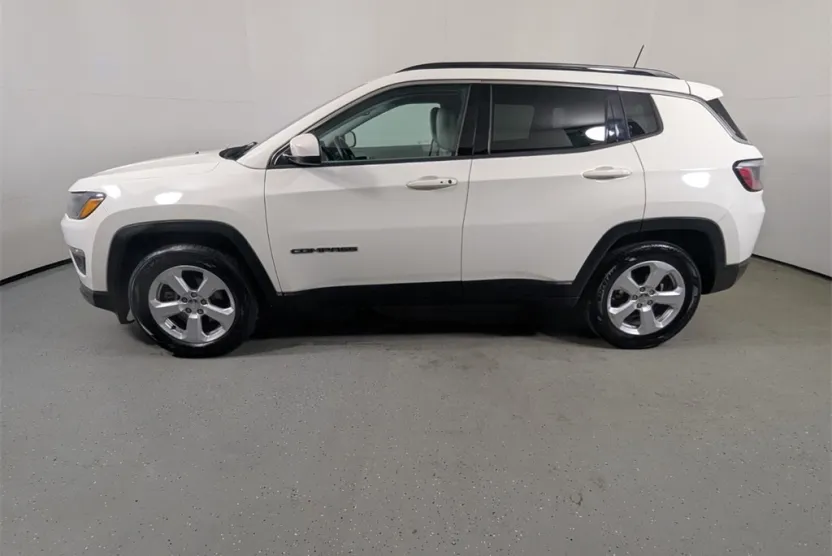 2019 Jeep Compass Latitude photo 1