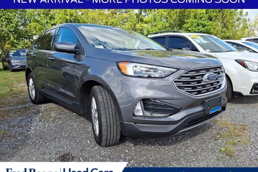 2022 Ford Edge SEL photo 1