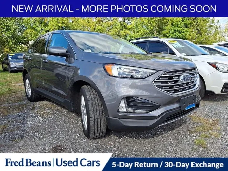 2022 Ford Edge SEL photo 1