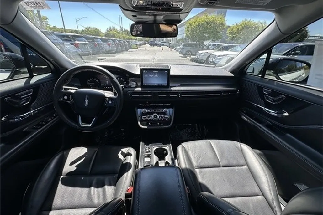 2022 Lincoln Corsair Standard photo 1