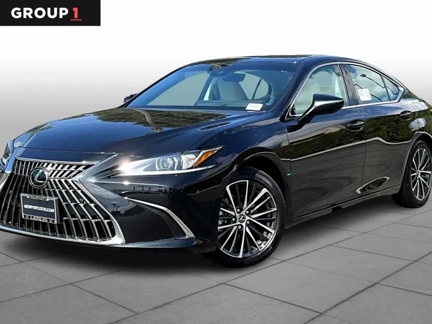 2025 Lexus ES 300h photo 1