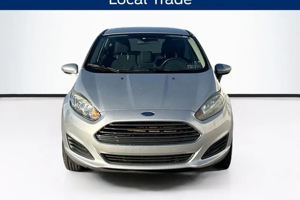 2016 Ford Fiesta SE photo 1