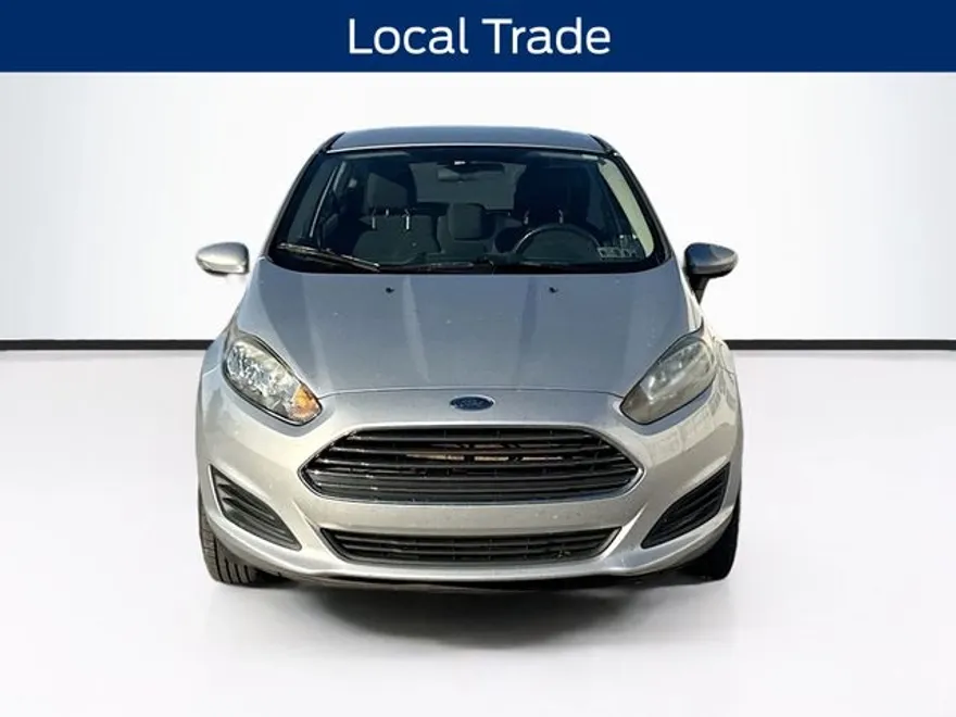 2016 Ford Fiesta SE photo 1