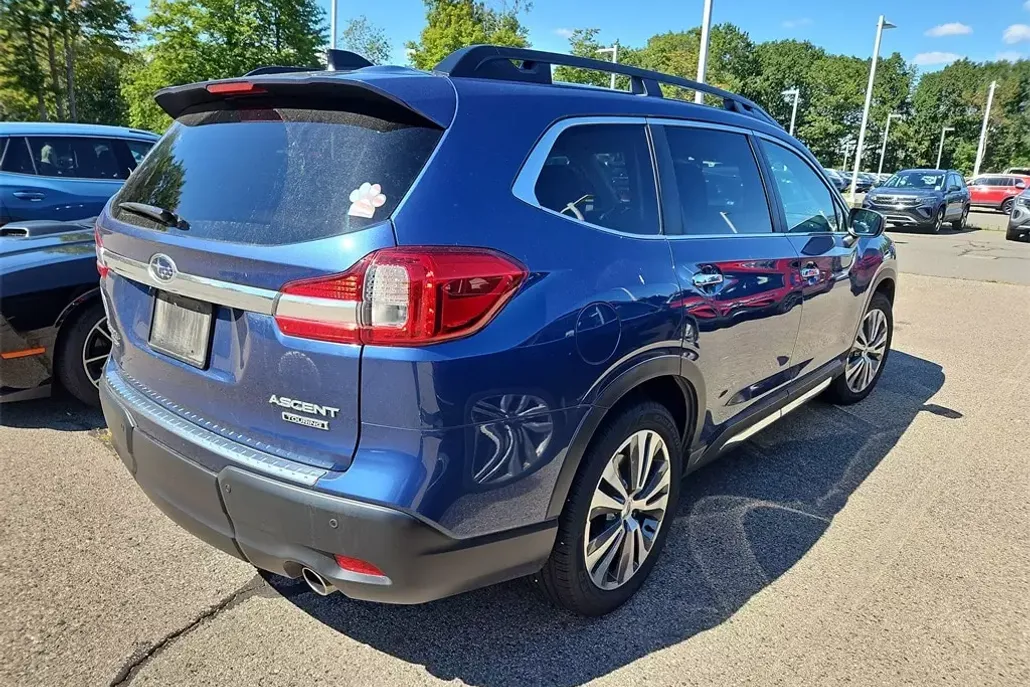 2022 Subaru Ascent Touring photo 1