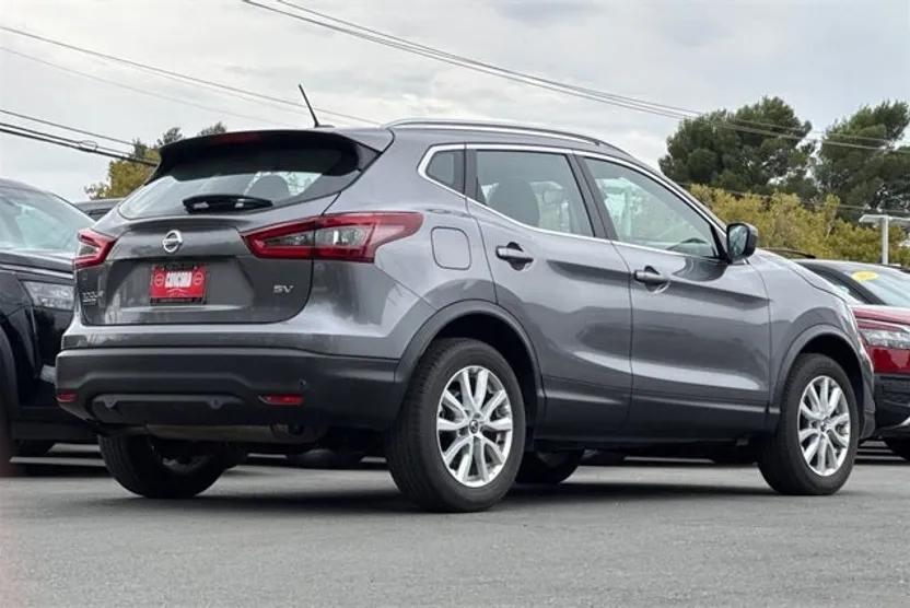 2022 Nissan Rogue Sport SV photo 1
