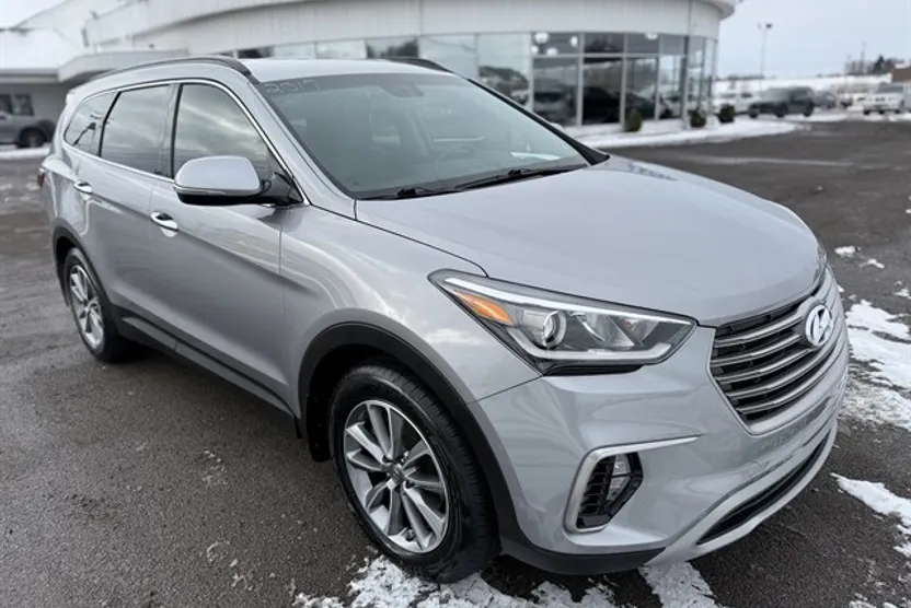 2017 Hyundai Santa Fe Limited photo 1