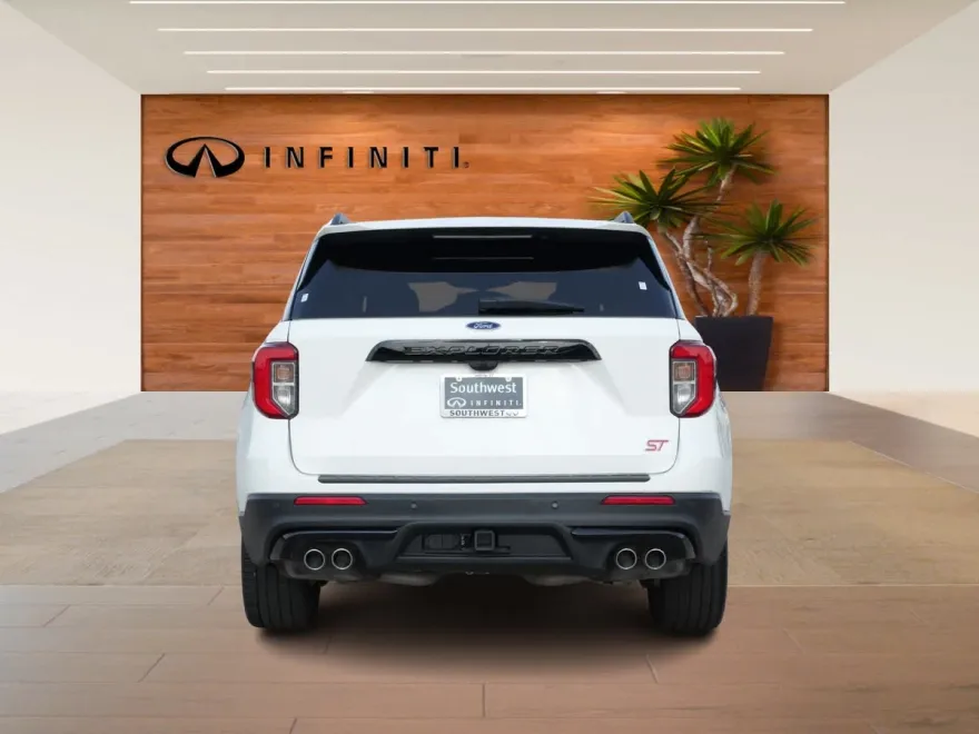 2023 Ford Explorer ST photo 1