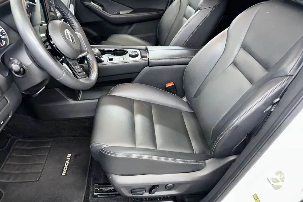 2021 Nissan Rogue SL photo 1