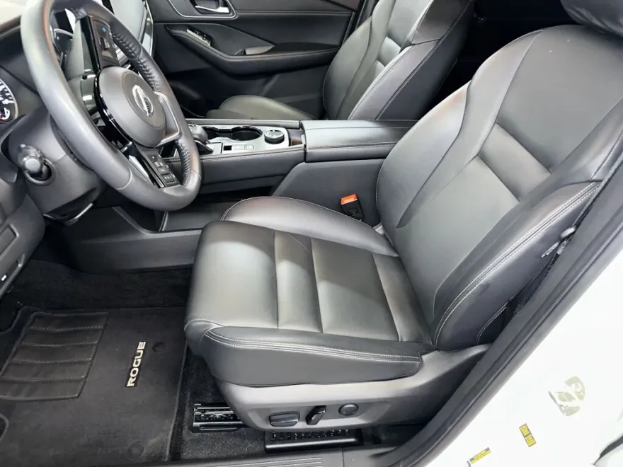 2021 Nissan Rogue SL photo 1