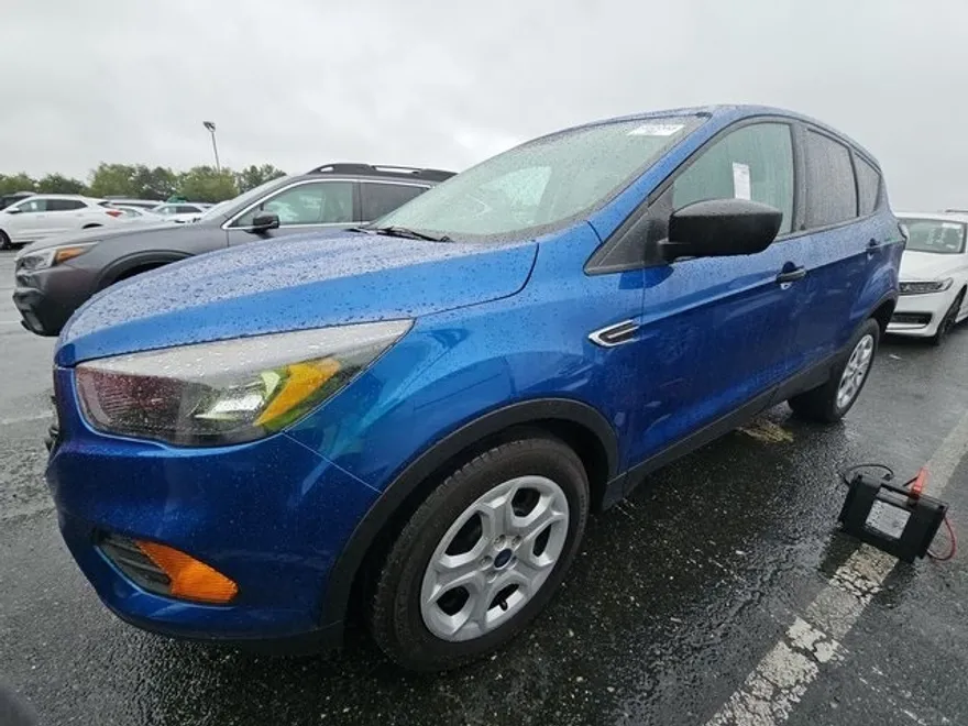 2019 Ford Escape S photo 1