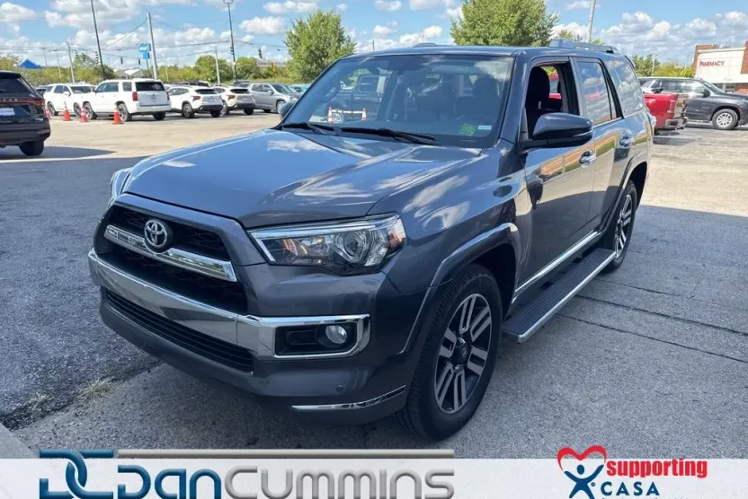 2019 Toyota 4Runner SR5 photo 1