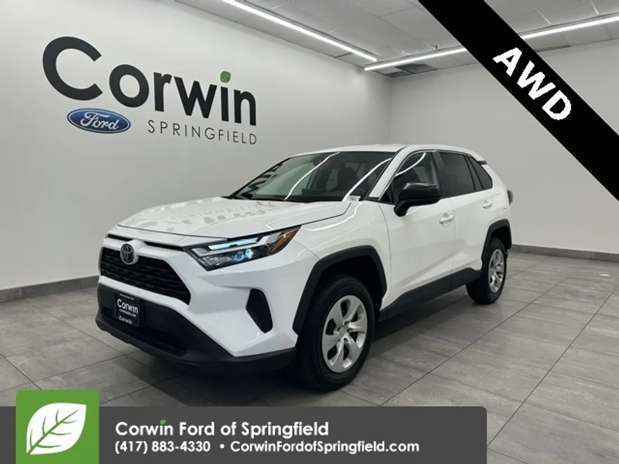 2024 Toyota RAV4 LE photo 1