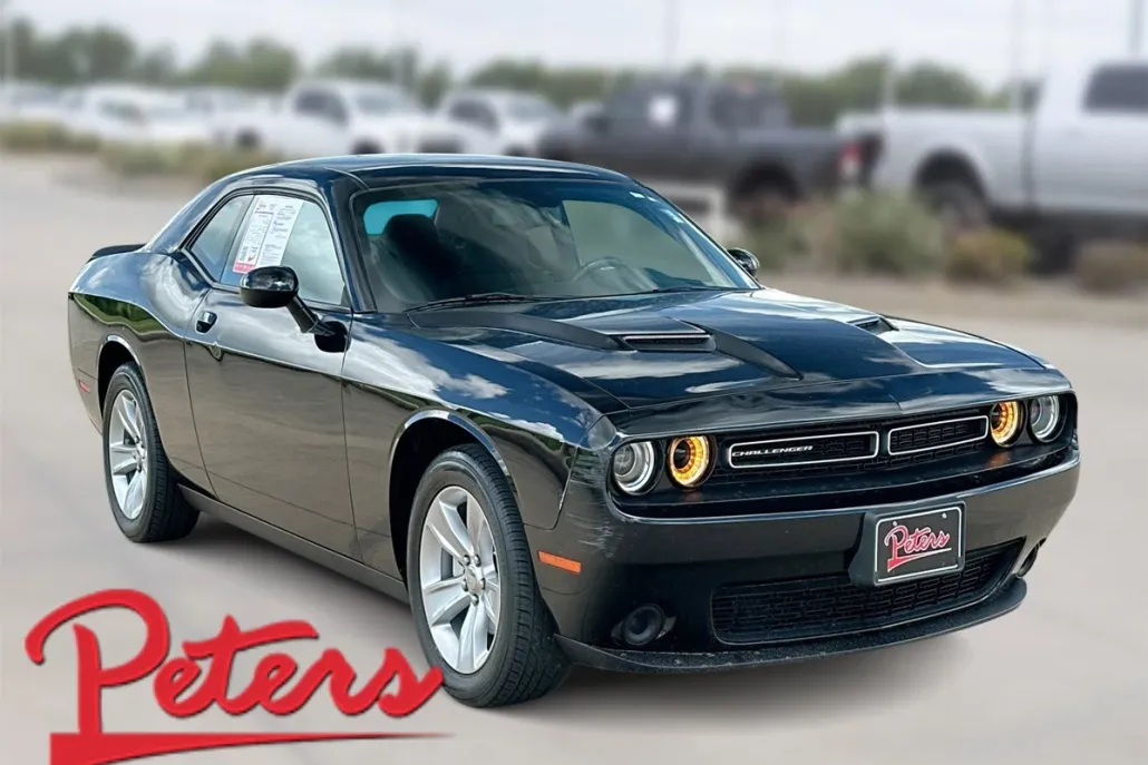 2023 Dodge Challenger SXT photo 1