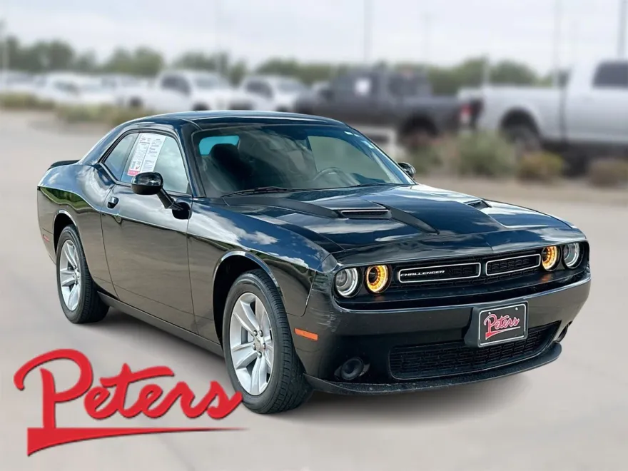 2023 Dodge Challenger SXT photo 1
