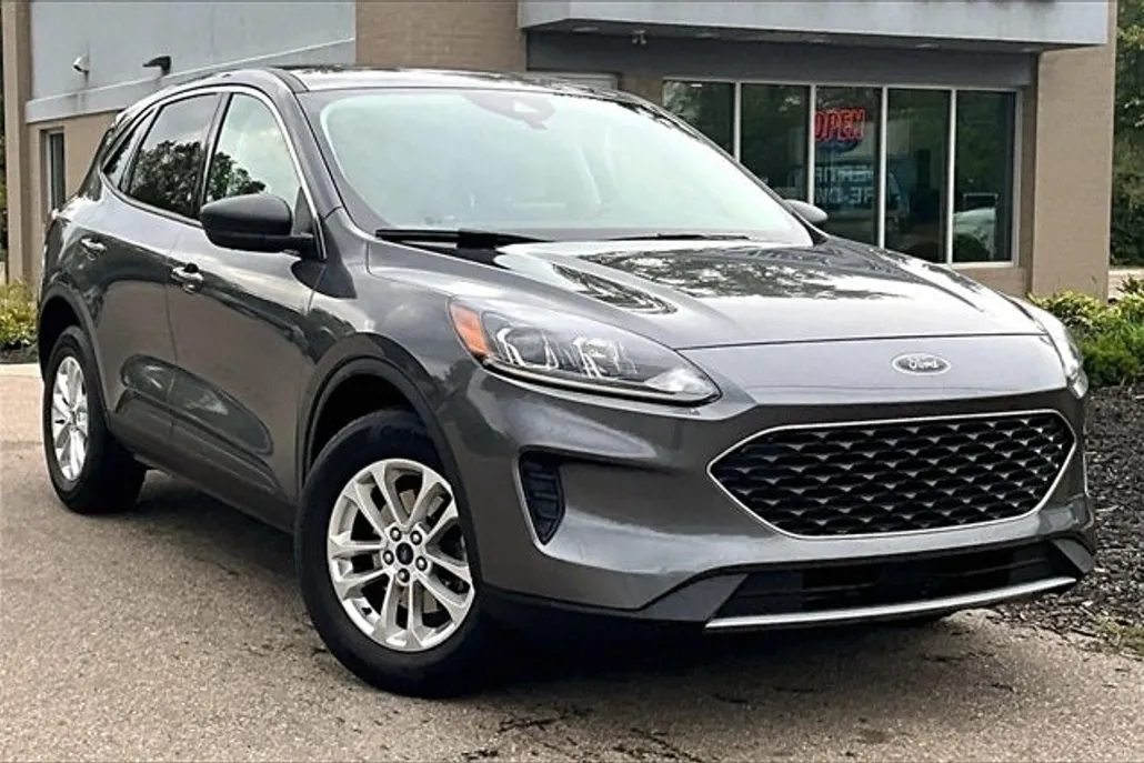 2022 Ford Escape SE photo 1