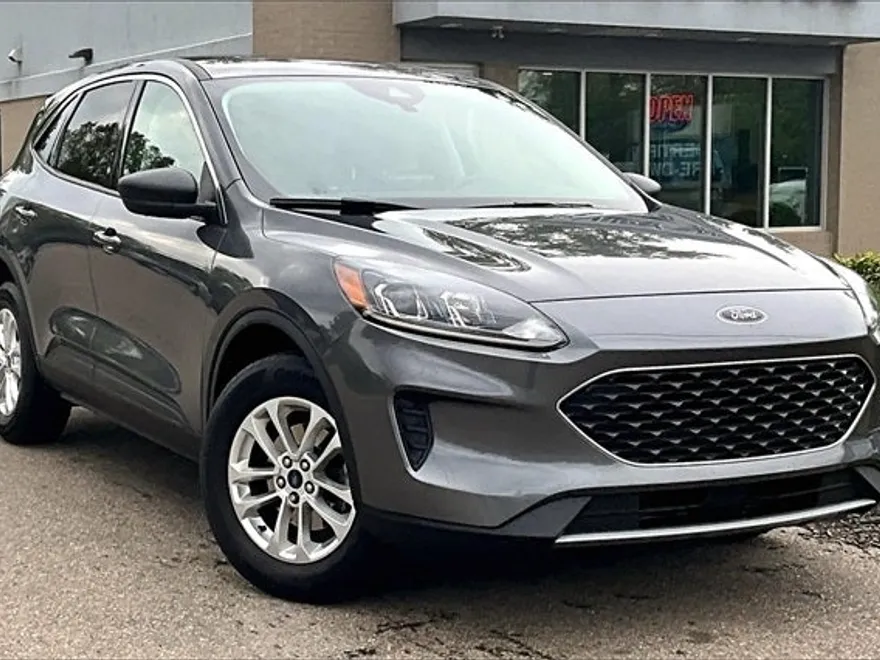 2022 Ford Escape SE photo 1