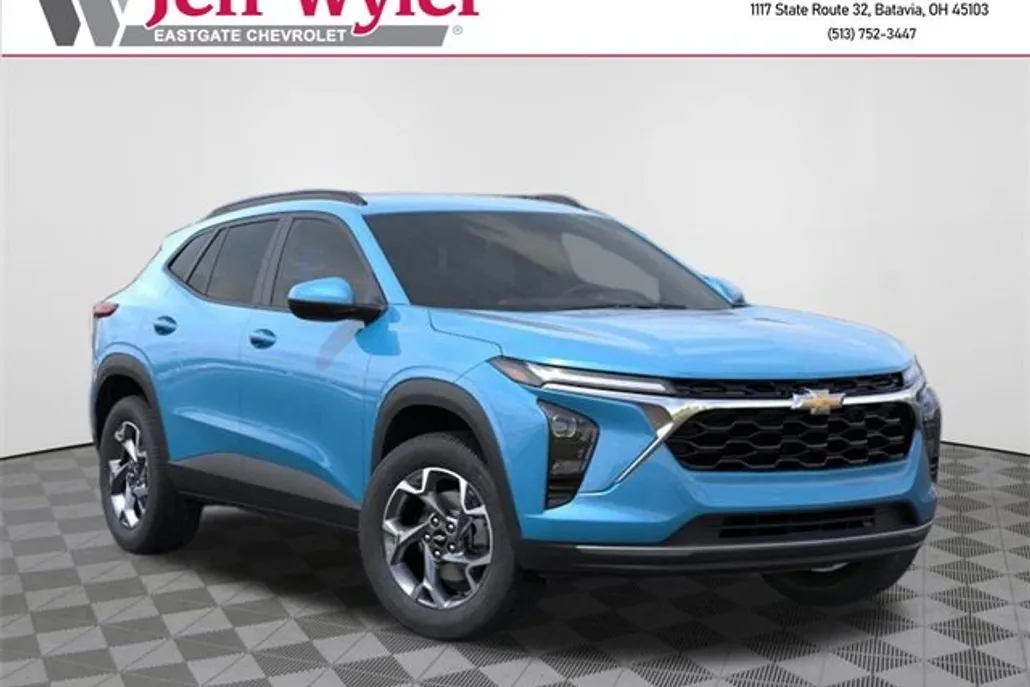 2025 Chevrolet Trax LT photo 1