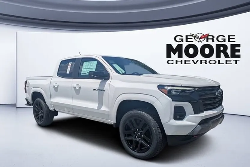 2025 Chevrolet Colorado Z71 photo 1