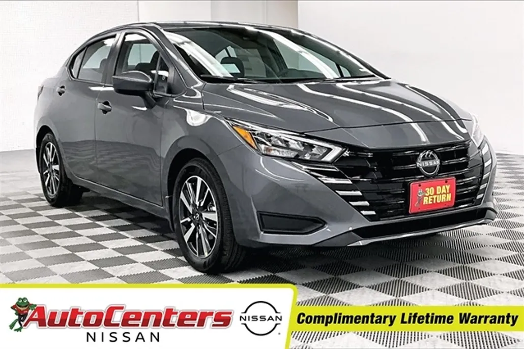 2025 Nissan Versa 1.6 SV photo 1