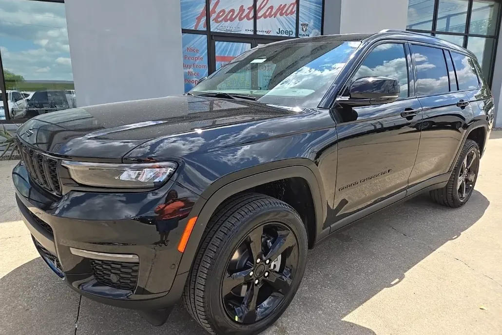2025 Jeep Grand Cherokee Limited photo 1