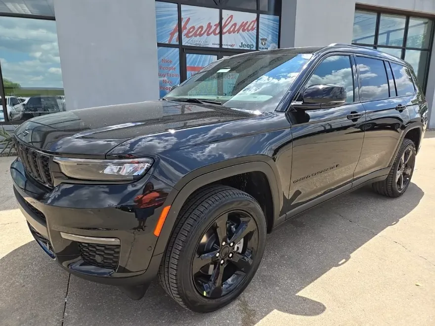 2025 Jeep Grand Cherokee Limited photo 1