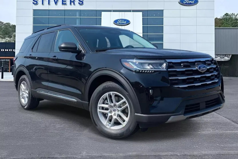 2025 Ford Explorer photo 1