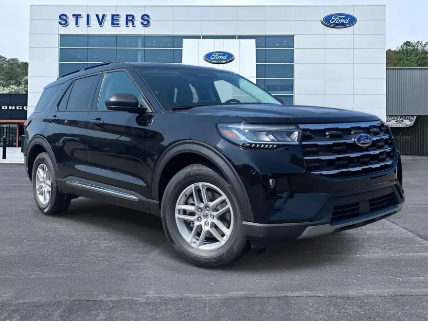 2025 Ford Explorer photo 1