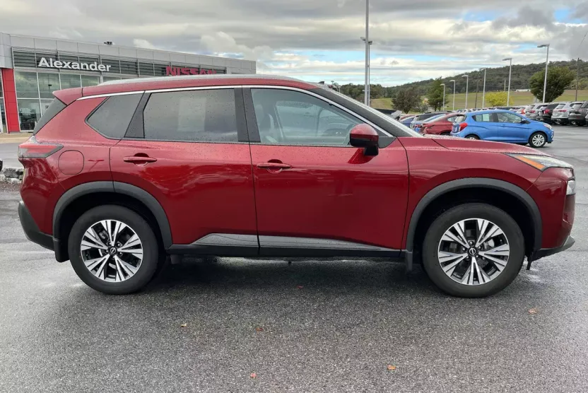 2023 Nissan Rogue AWD SV photo 1