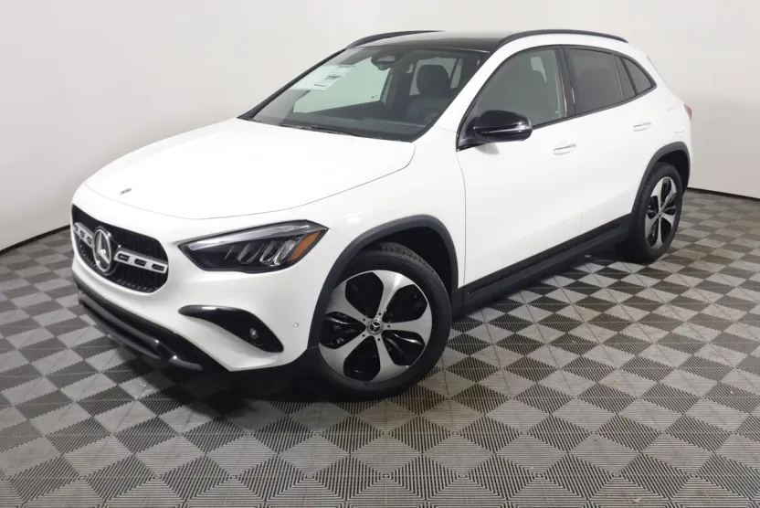 2026 Mercedes Benz GLA 250 photo 1