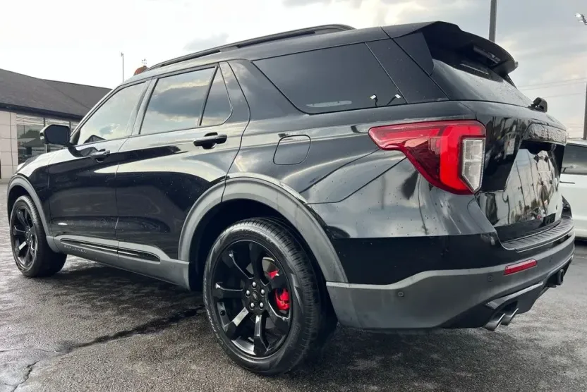 2020 Ford Explorer ST photo 1