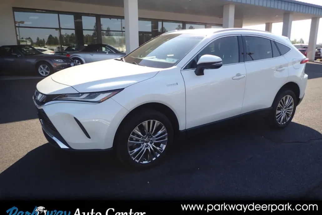 2021 Toyota Venza XLE photo 1