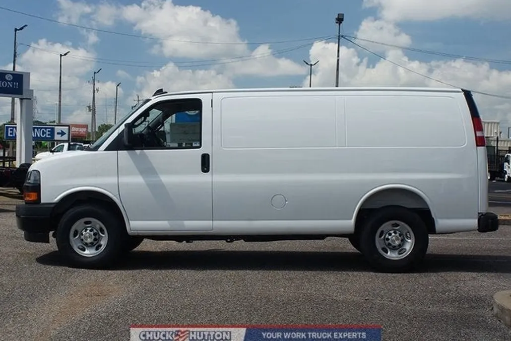 2025 Chevrolet Express Cargo 2500 photo 1