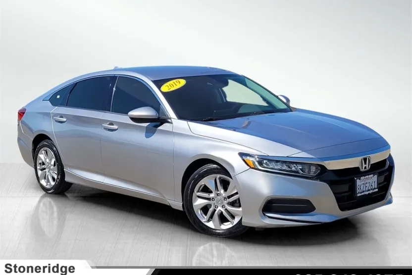 2019 Honda Accord LX photo 1