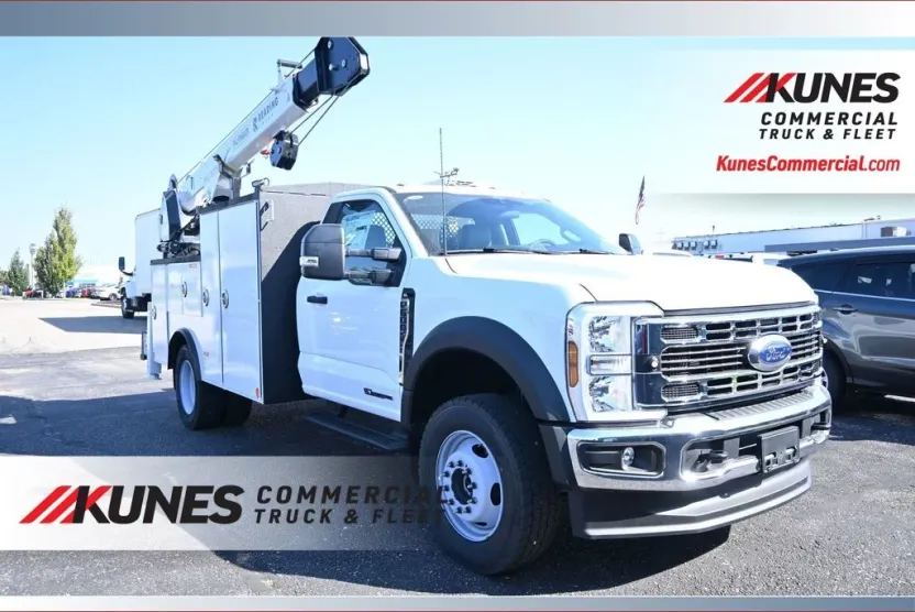 2025 Ford F-600 photo 1