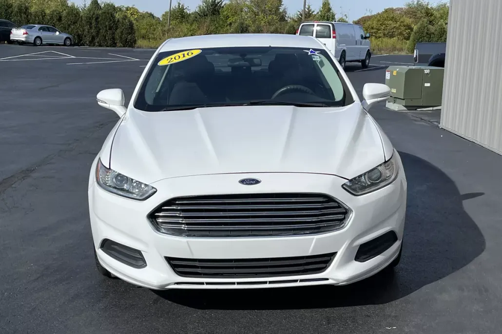 2016 Ford Fusion SE photo 1