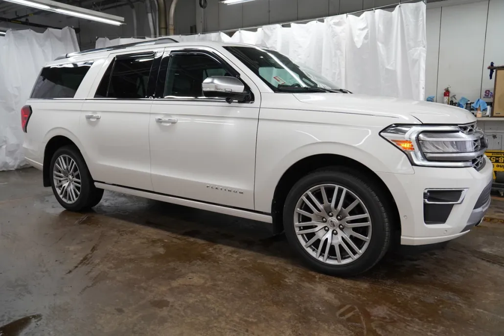 2024 Ford Expedition MAX Platinum photo 1