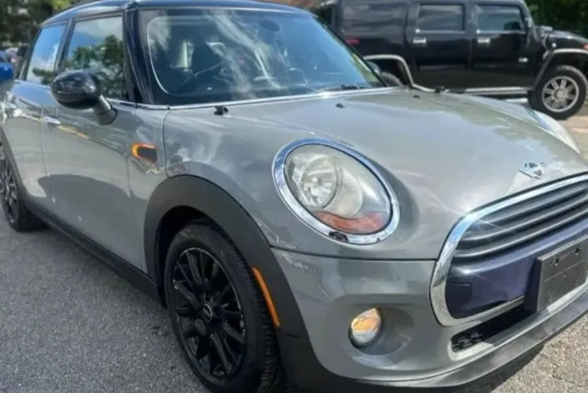 2017 Mini Cooper 4 Door Hardtop photo 1