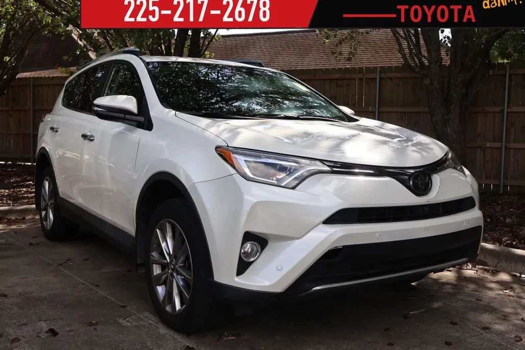 2016 Toyota RAV4 Limited photo 1