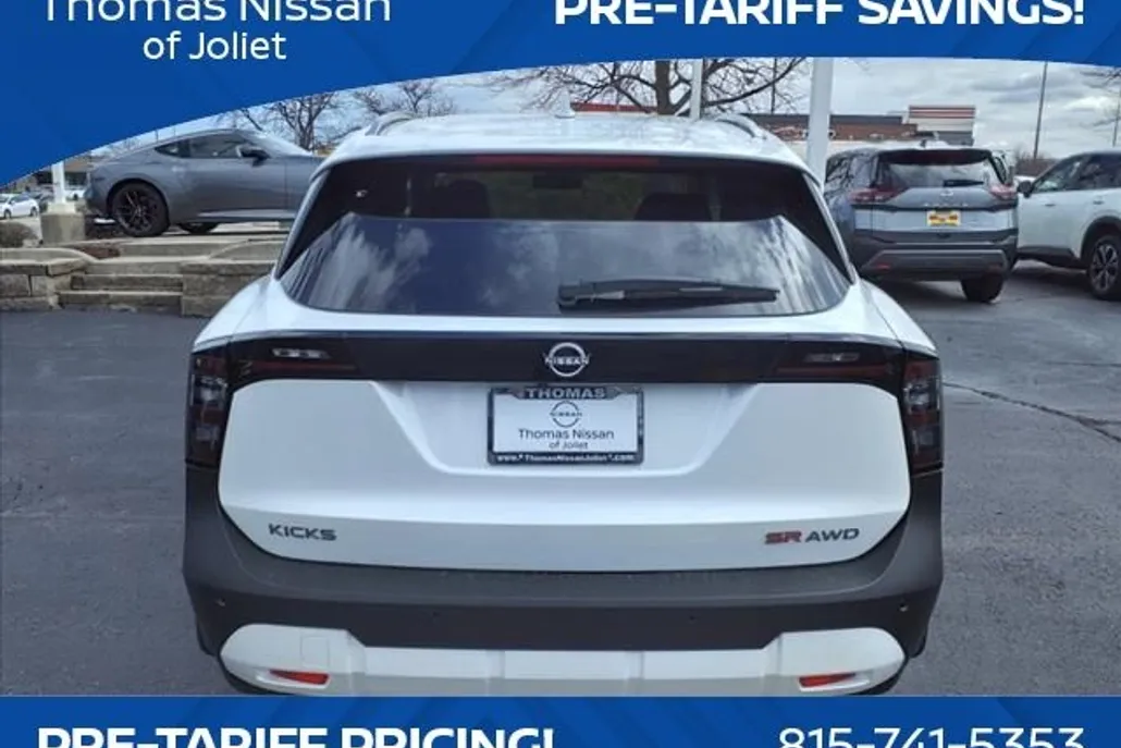 2025 Nissan Kicks SR photo 1