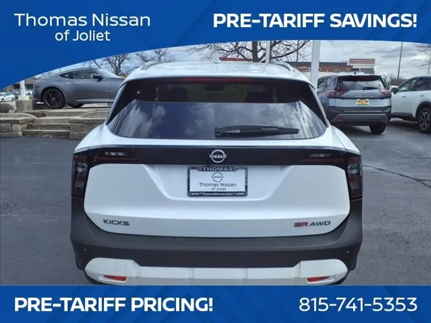 2025 Nissan Kicks SR photo 1