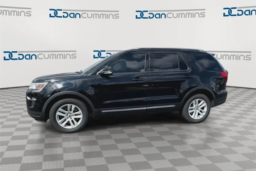 2018 Ford Explorer XLT photo 1