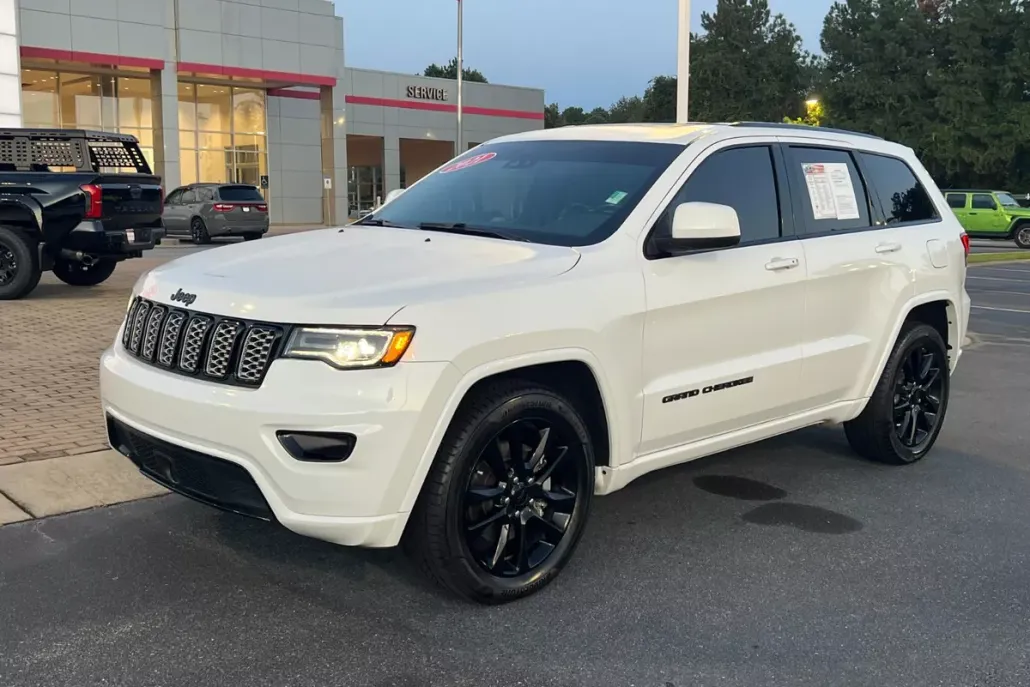 2021 Jeep Grand Cherokee Laredo X photo 1