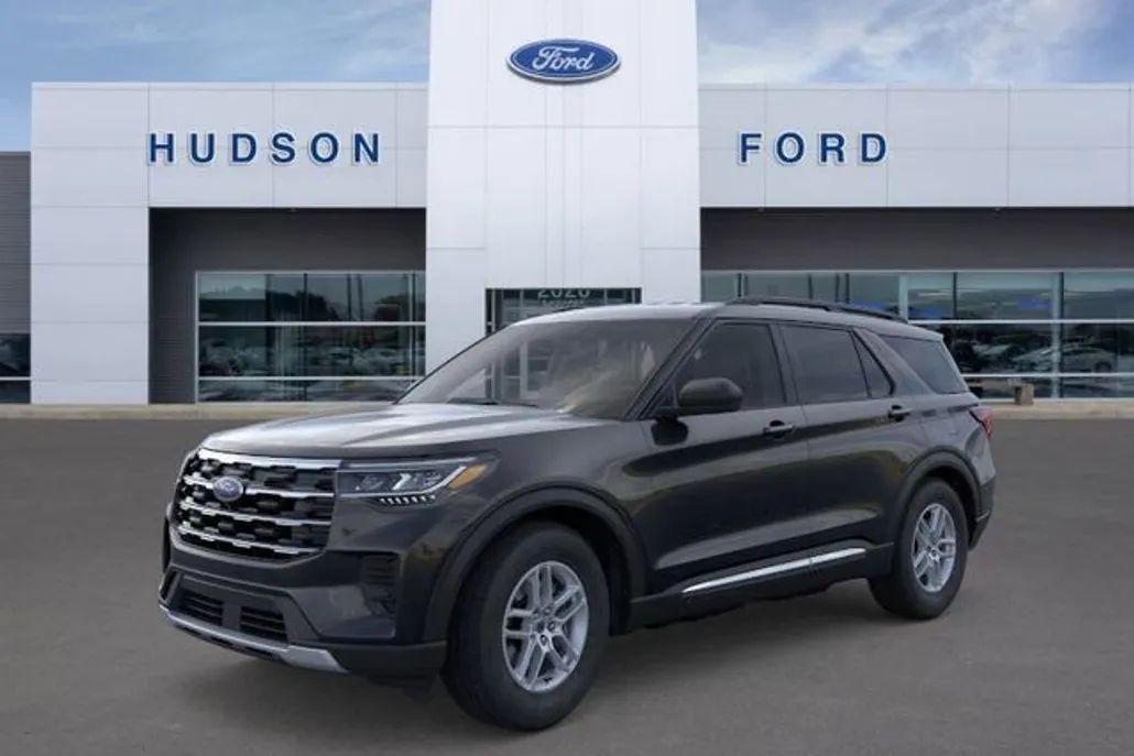 2025 Ford Explorer photo 1