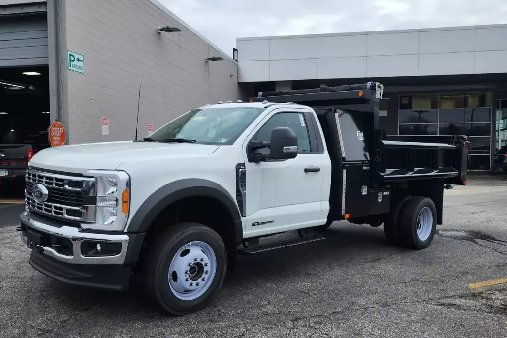 2023 Ford F-550 photo 1