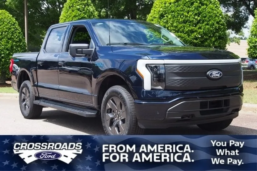 2025 Ford F-150 Lightning photo 1