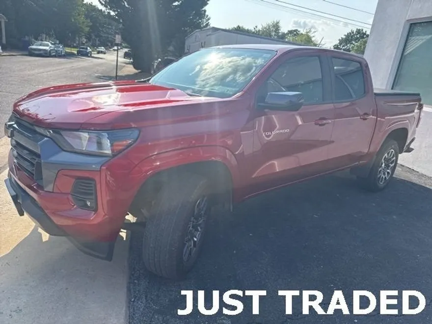 2023 Chevrolet Colorado LT photo 1