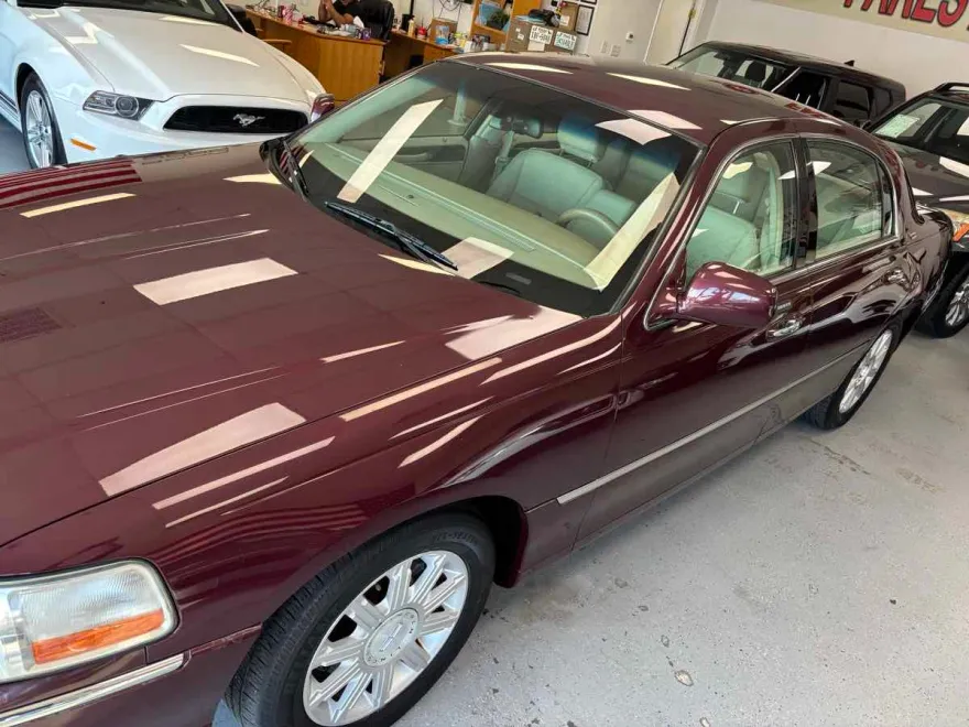 2007 Lincoln Town Car Signature Limited photo 1