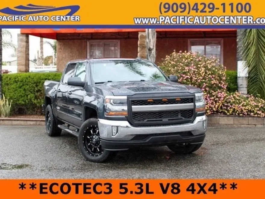 2018 Chevrolet Silverado 1500 LT photo 1